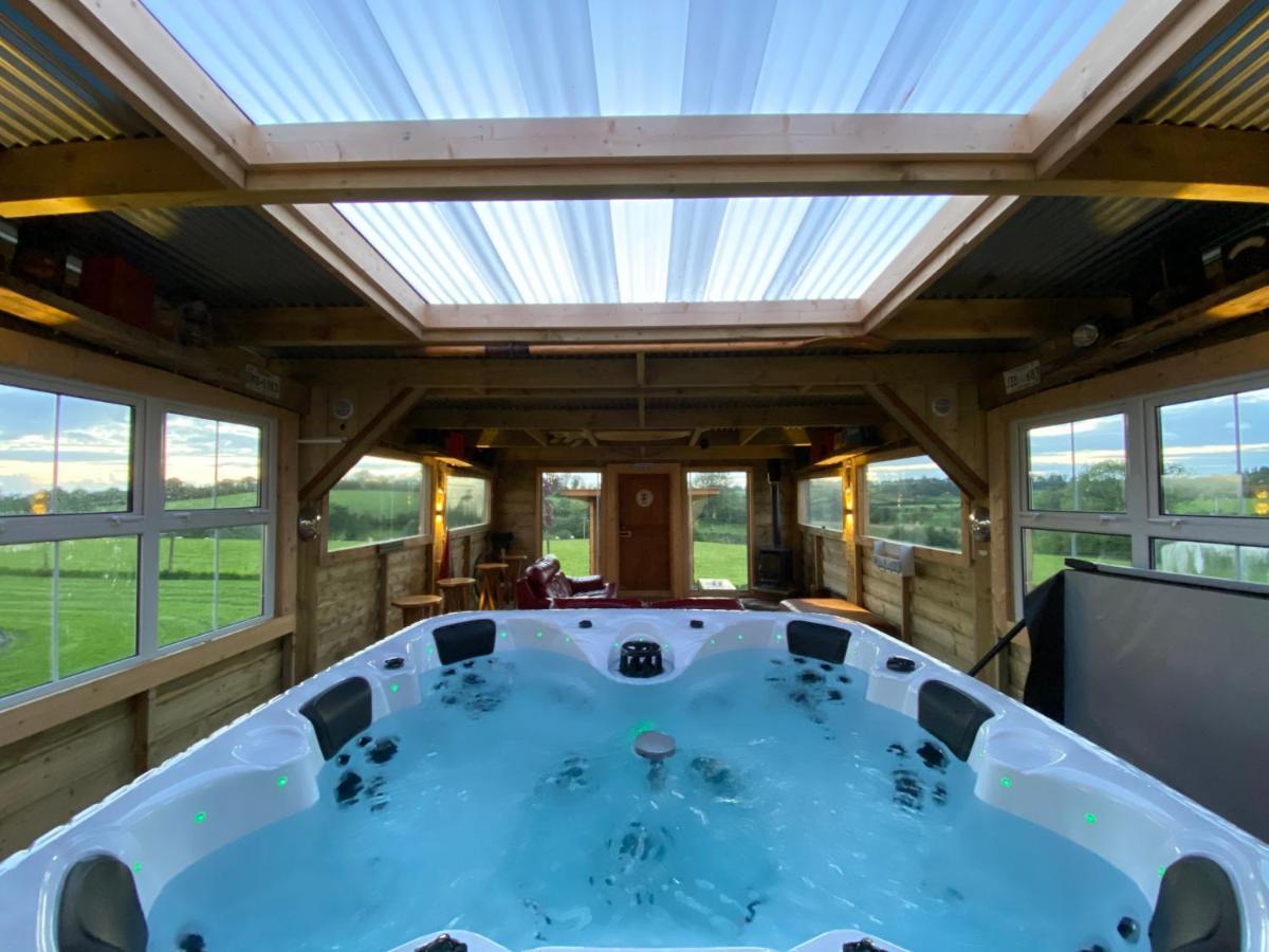 Sleeps 12 Hot Tub Sauna Cinema Pets Welcome Enniskillen Exterior photo