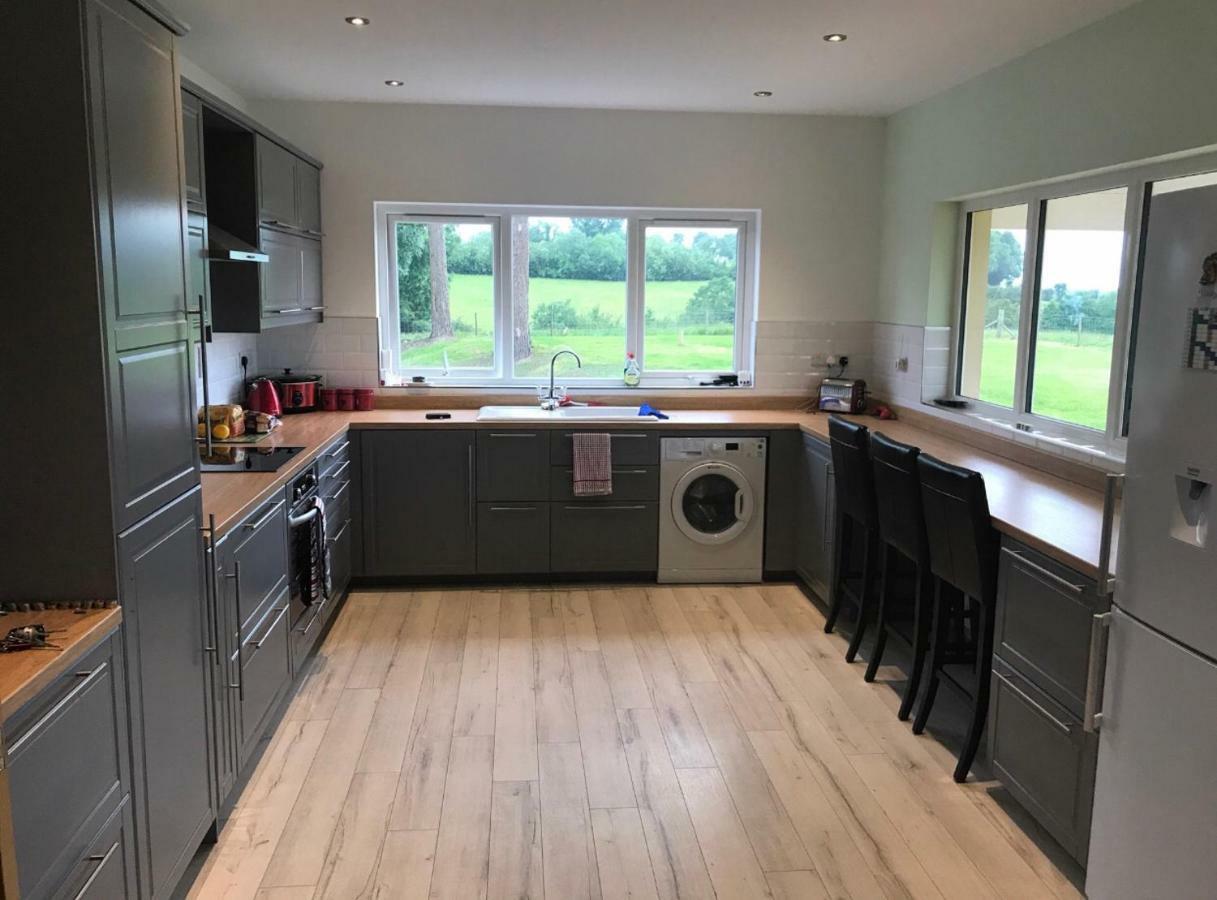 Sleeps 12 Hot Tub Sauna Cinema Pets Welcome Enniskillen Exterior photo
